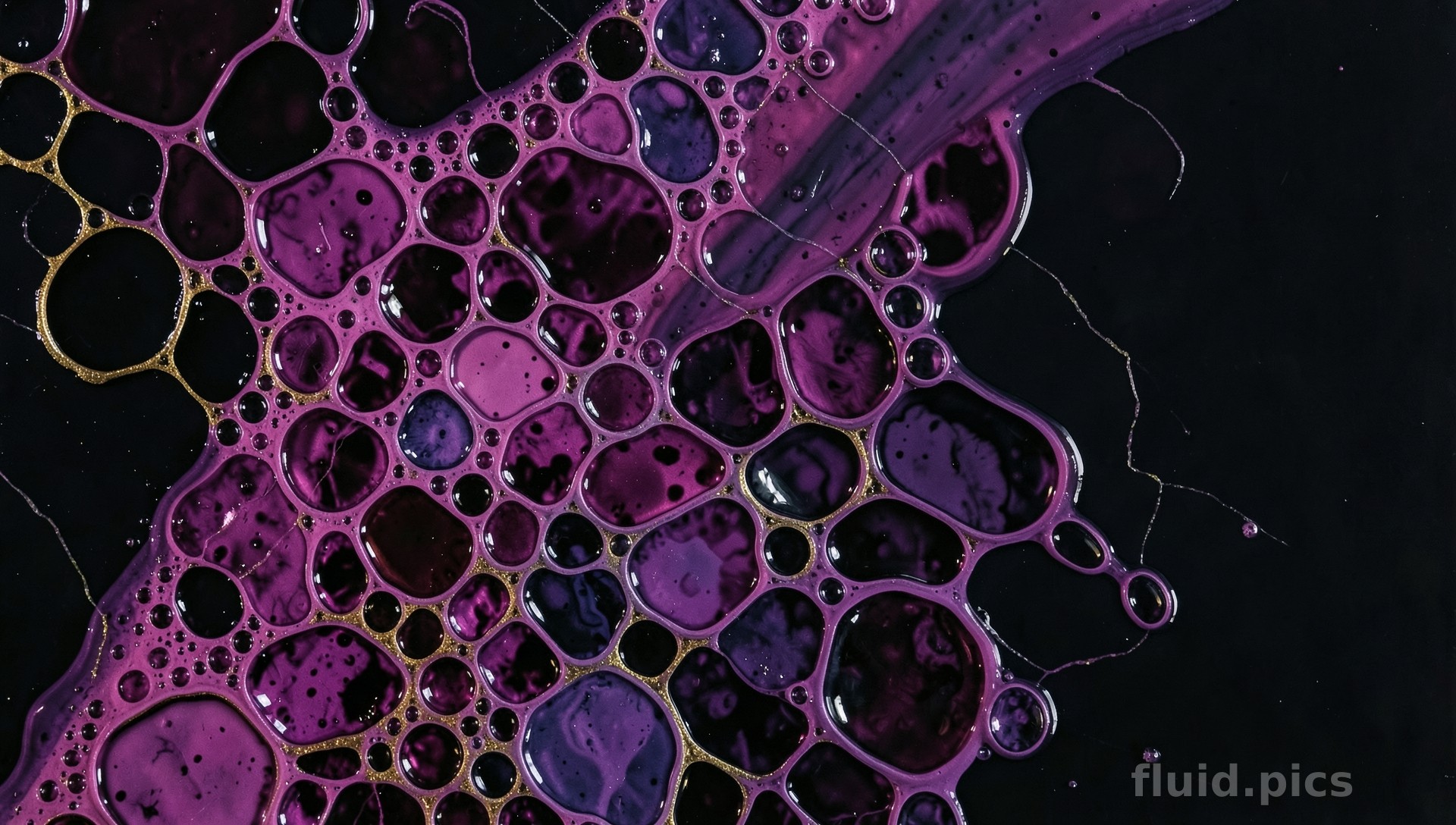 Wavering Flow — Fluid Art