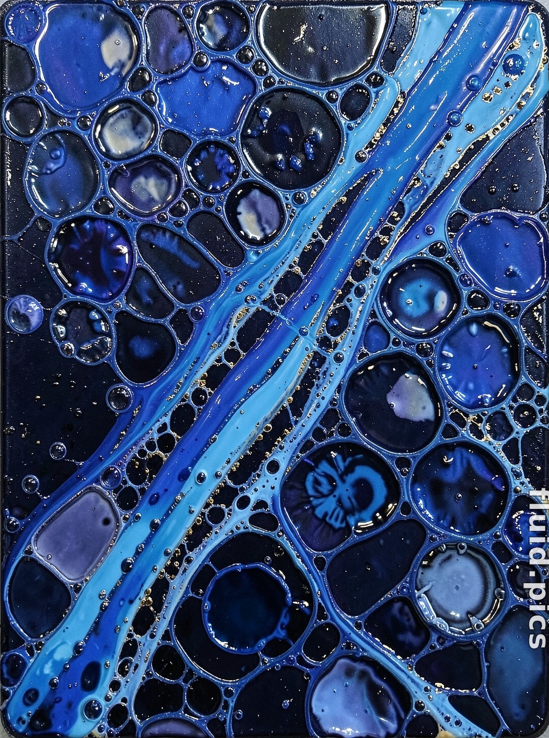 Blue Balloon Under Pressure — Fluid Art