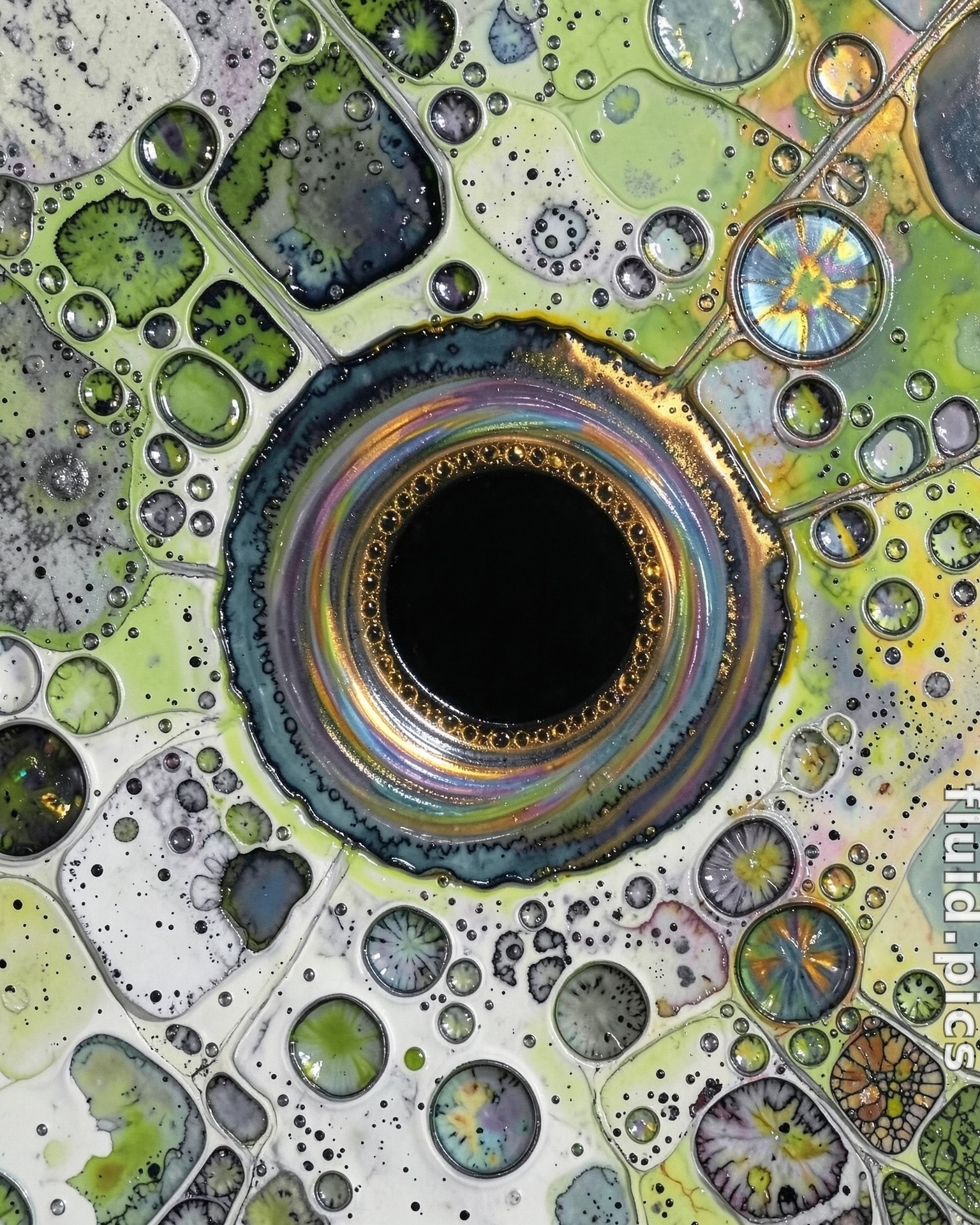 Green Pool — Гибридное искусство