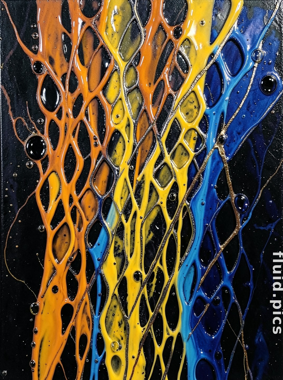 Amber Comb Horizontally — Fluid Art