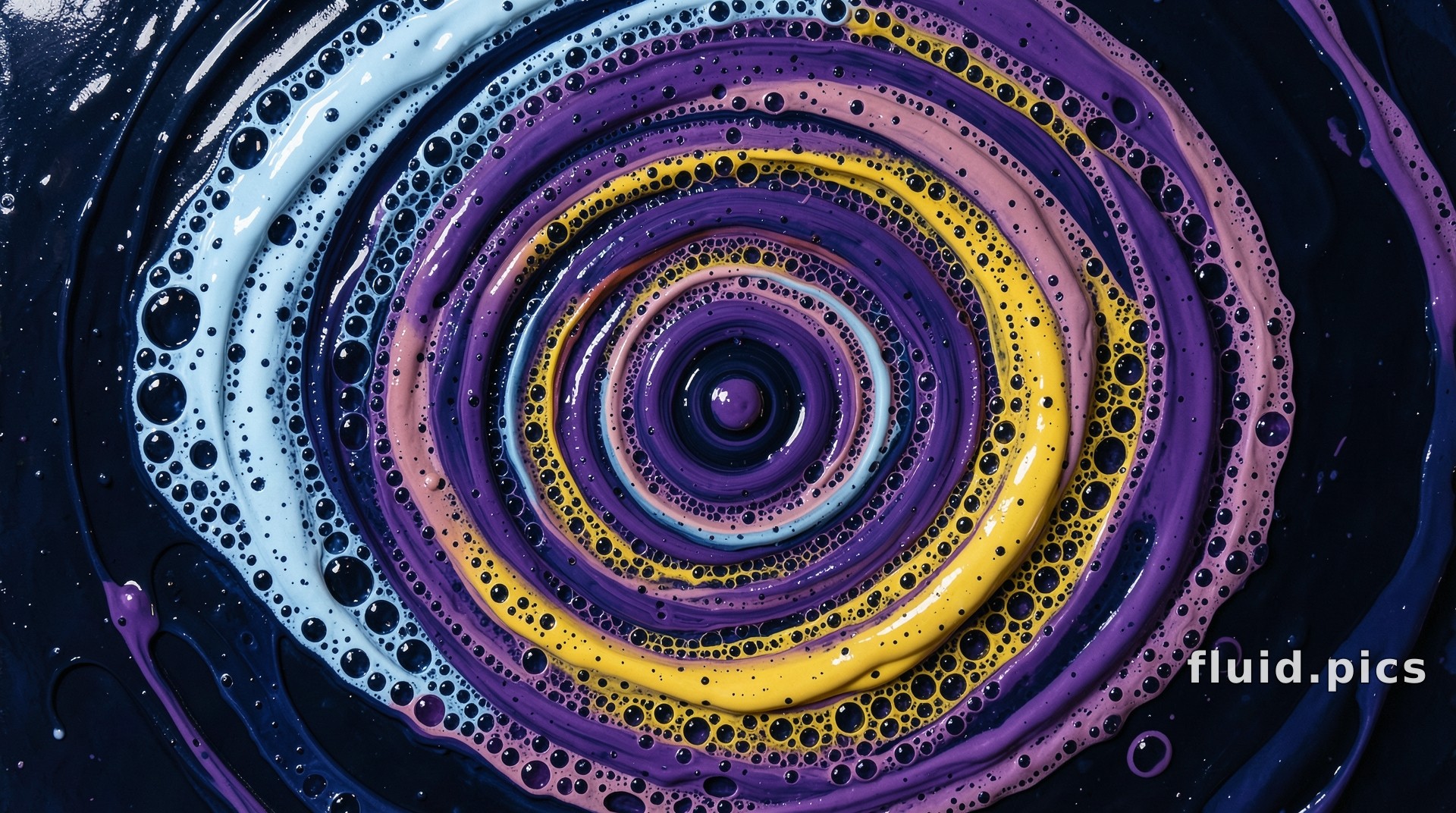 Blue Horizontal Whirlpool — Fluid Art